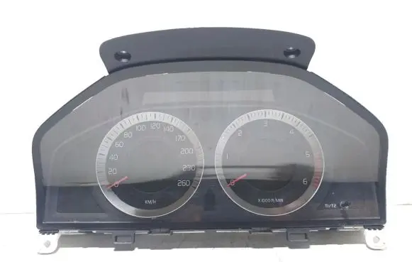 Volvo XC70 Speedometer (instrument cluster)