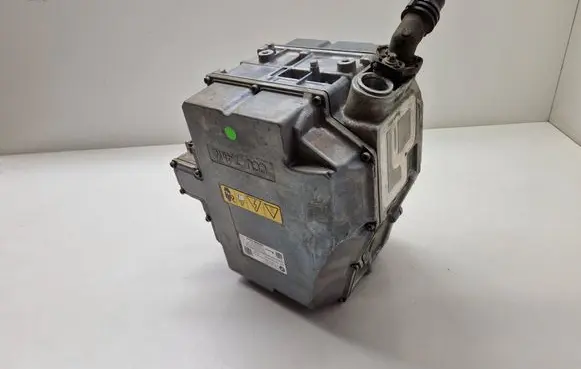 Voltage converter inverter