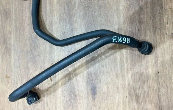 BMW 3 E90 E91 Engine coolant pipe/hose 7797260
