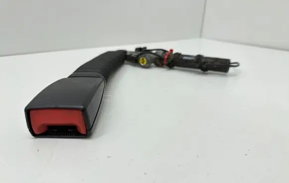 BMW 5 E60 E61 Front seatbelt buckle 7210888 R300908