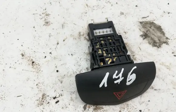 Nissan Primera Hazard light switch 06016