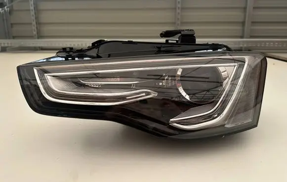 Audi A5 8T 8F Headlight/headlamp 8T0941005
