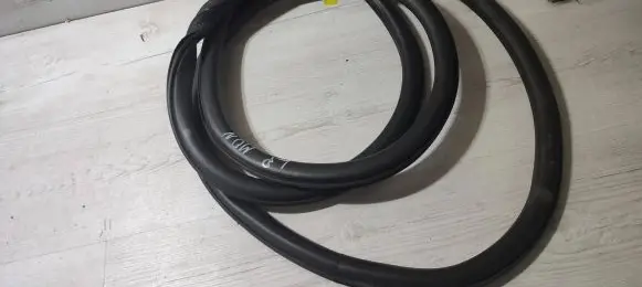 Ford Mondeo MK V Front door rubber seal