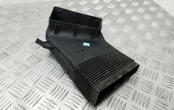 Seat Exeo (3R) Air intake duct part 8E0129617D