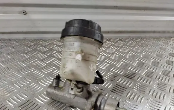Volvo S40, V40 Master brake cylinder