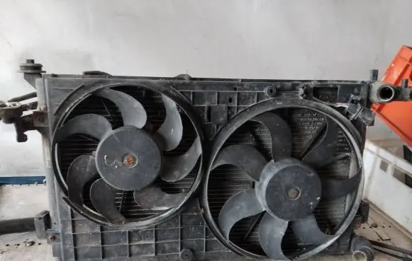 Volkswagen Golf V Radiator set 