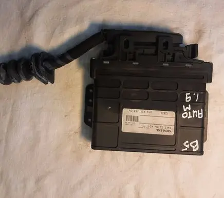 Volkswagen PASSAT B5 Engine control unit/module 01N927733CN 9801290190 5WK33219
