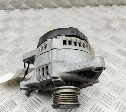Hyundai Tucson TL Generator/alternator 373002A700