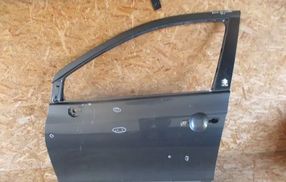 Suzuki SX4 S-Cross Front door