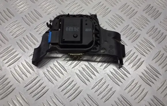 Volkswagen Polo IV 9N3 A/C air flow flap actuator/motor 6Q1819379