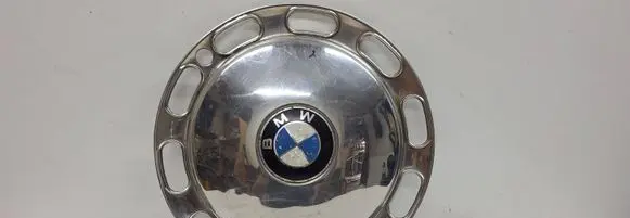 BMW 1500 2500 R13 wheel hub/cap/trim 