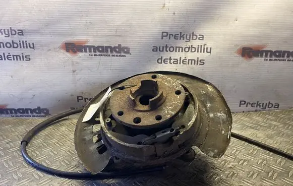 Volkswagen Touareg I Rear wheel hub