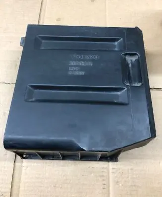 Volvo V50 Air filter box cover 30650076