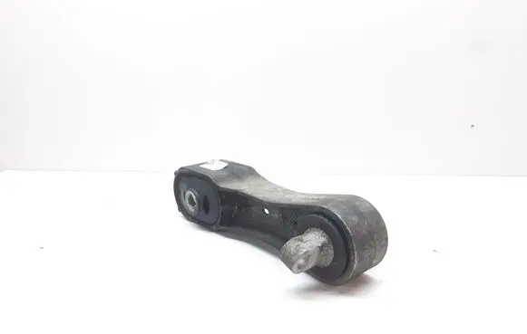 BMW 2 F46 Engine mount bracket 6875190