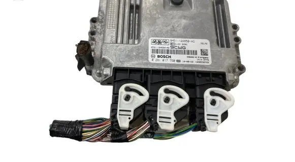 Ford Focus Engine control unit/module 9M5112A650AG 0281017750