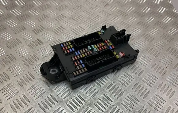 Volvo XC60 Fuse module 31682732