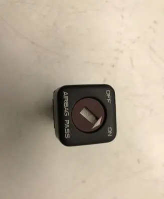Peugeot 5008 Passenger airbag on/off switch 96413912XT