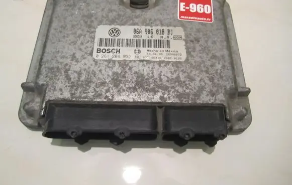 Volkswagen Golf IV Engine control unit/module 06A906018BJ