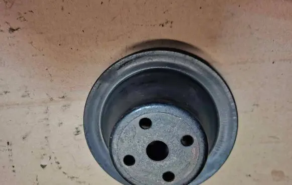 Mercedes-Benz W123 Water pump pulley 