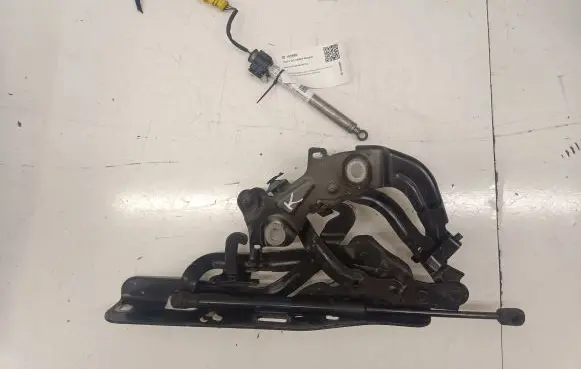 Audi TT TTS RS Mk3 8S Engine bonnet/hood hinges 8S0823823 8S0823301D