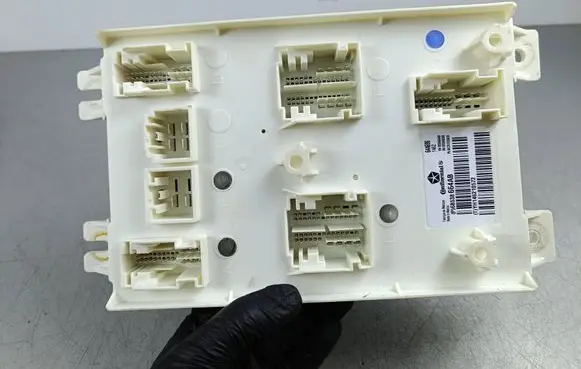 Ram 1500 Comfort/convenience module 68538664AB YH146210572 68538665AB