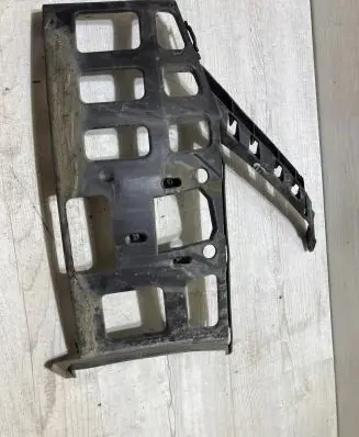 Skoda Octavia Mk3 (5E) Front bumper mounting bracket 5E0807055F
