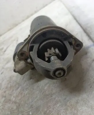 Mercedes-Benz Vito Viano W638 Starter motor 0041818901 0986017743