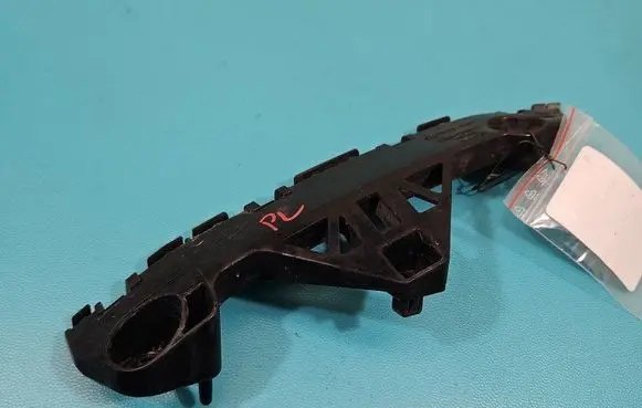 Front bumper mounting bracket