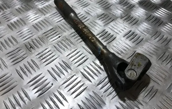 Chrysler Neon I Steering column universal joint
