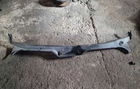 BMW 7 E65 E66 Wiper trim 7065284