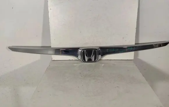 Honda CR-V Tailgate trim