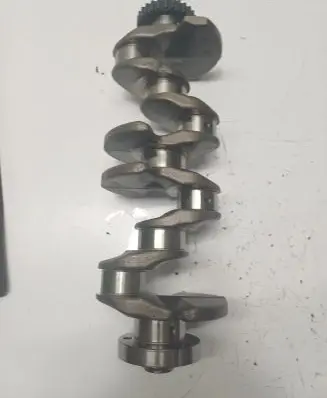 Volkswagen PASSAT B8 Crankshaft 04LB