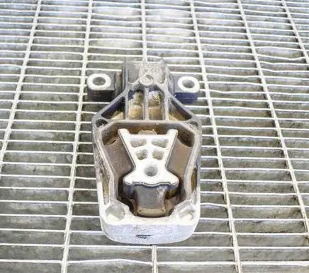 Mercedes-Benz A W176 Gearbox mount A2462401209