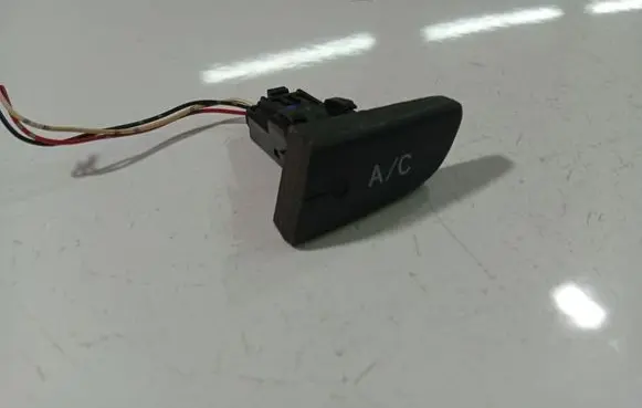 Peugeot 107 Air conditioning (A/C) switch 84660A