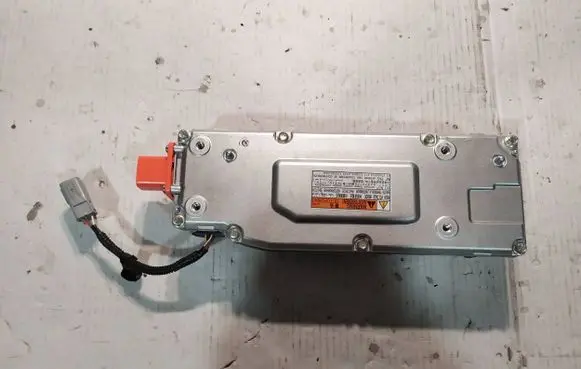 Toyota RAV 4 (XA50) Voltage converter inverter G927042060