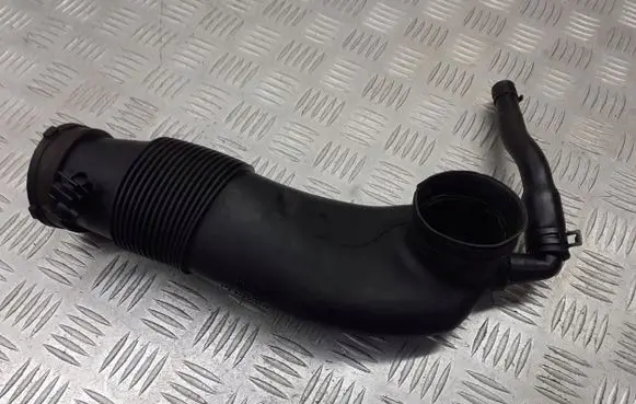 Opel Vectra B Air intake hose/pipe 9158711