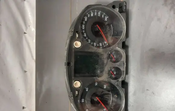 Speedometer (instrument cluster)