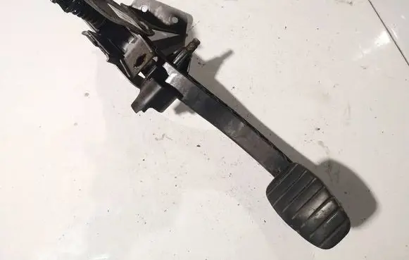 Renault Scenic II - Grand scenic II Clutch pedal 