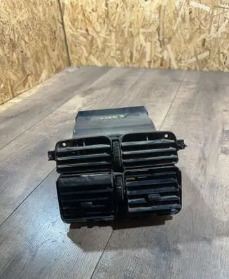 Mercedes-Benz Vito Viano W638 Dash center air vent grill