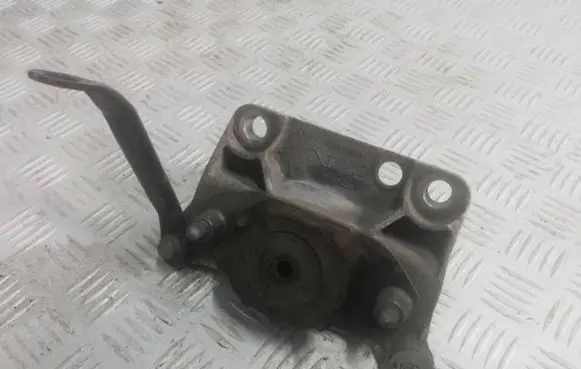 Smart ForFour II W453 Engine mount bracket 112222643R
