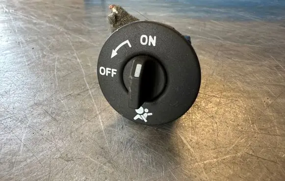 Renault Scenic III - Grand scenic III Passenger airbag on/off switch 8200169589D