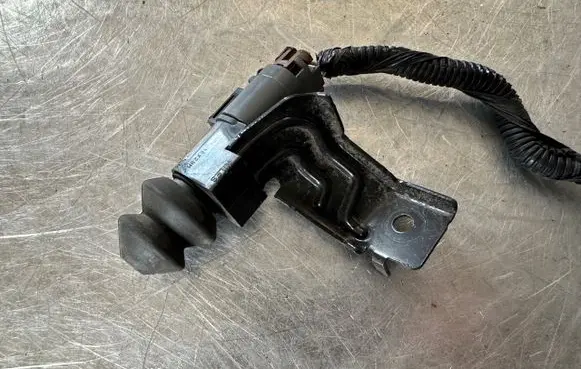 Nissan Qashqai Bonnet alarm switch sensor 