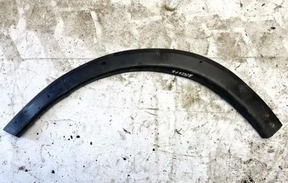 Front arch trim