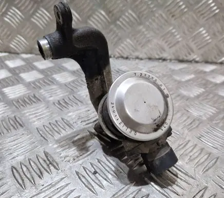 Volkswagen PASSAT B5 EGR valve 72228601 021131101e