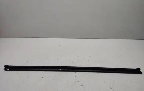 Hyundai i20 (BC3 BI3) Front door glass trim molding 240722