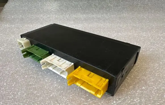 BMW 5 E34 Comfort/convenience module 8368571 5DK00696507