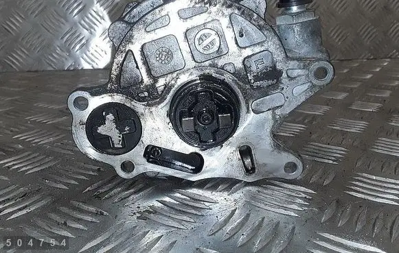 Audi A1 Vacuum pump 03l145100