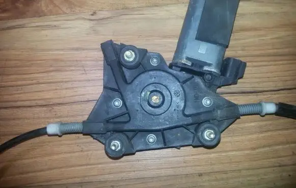 Alfa Romeo 156 Front door window regulator motor 400396a