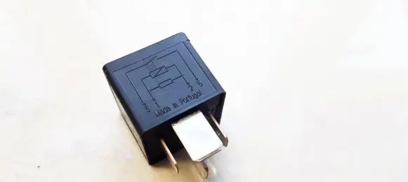 Volkswagen Polo Other relay 7M0951253A
