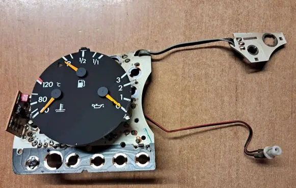 Mercedes-Benz E W124 Speedometer (instrument cluster) 1245423201